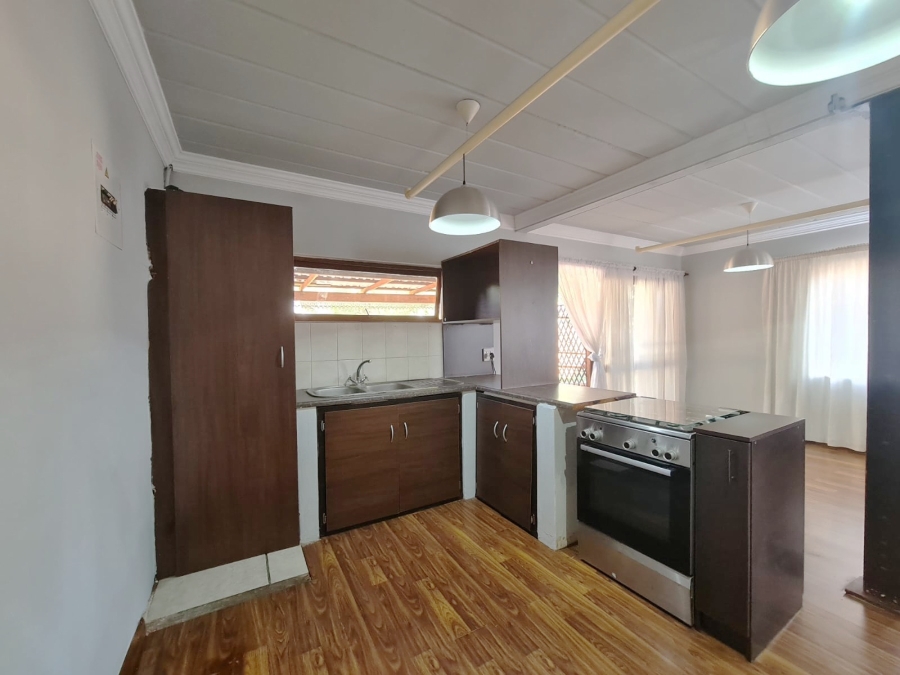 To Let 2 Bedroom Property for Rent in Ifafi North West